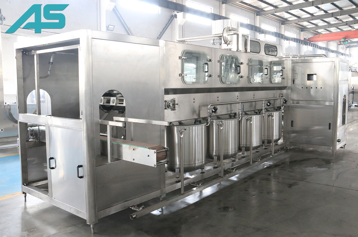 小型桶裝水自動(dòng)生產(chǎn)線(xiàn)